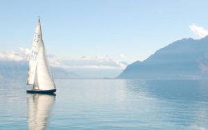 sailing boat under blue sky